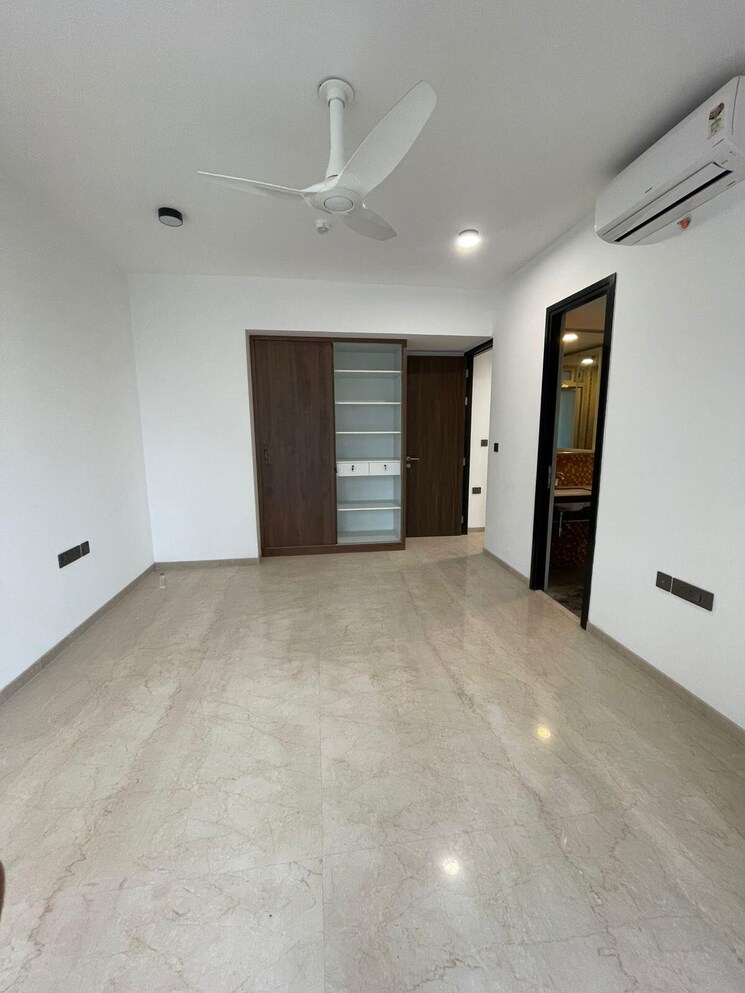 Room, lodha-the-park 3 Bedroom 1111 Sq.Ft. Apartment In Worli Mumbai 9543498