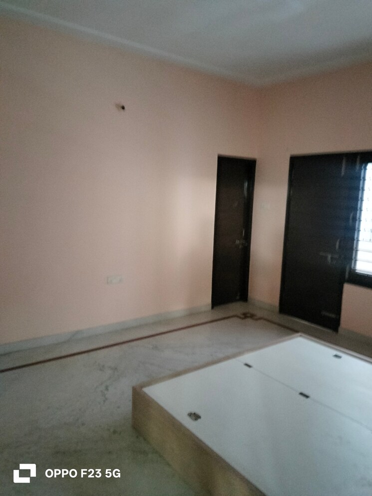Room, gomti nagar 6+ Bedroom 3200 Sq.Ft. Villa In Gomti Nagar Lucknow 9543525