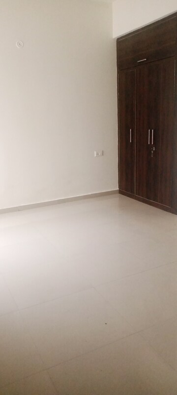 Room in 2 BHK Apartment at Prateek Grand City, Siddharth Vihar – for Rent