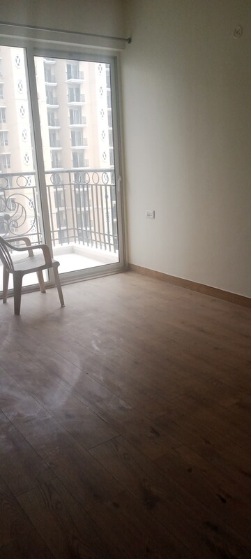 Room in 2 BHK Apartment at Prateek Grand City, Siddharth Vihar – for Rent