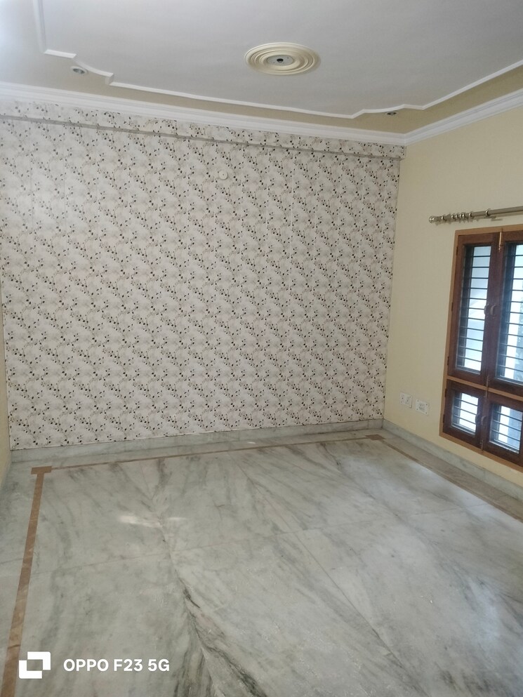 Room, gomti nagar 6+ Bedroom 3200 Sq.Ft. Villa In Gomti Nagar Lucknow 9543525
