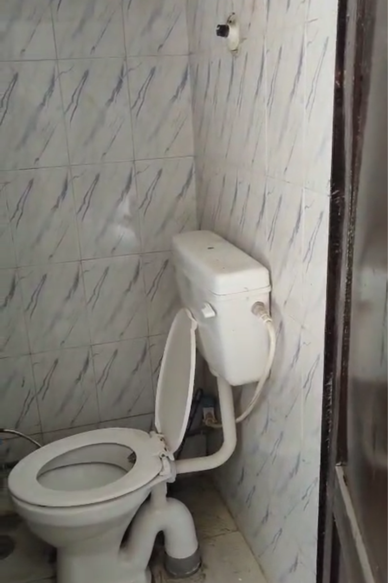 Bathroom, uttam nagar 1 RK 45 Sq.Yd. Builder Floor In Uttam Nagar Delhi 9543518