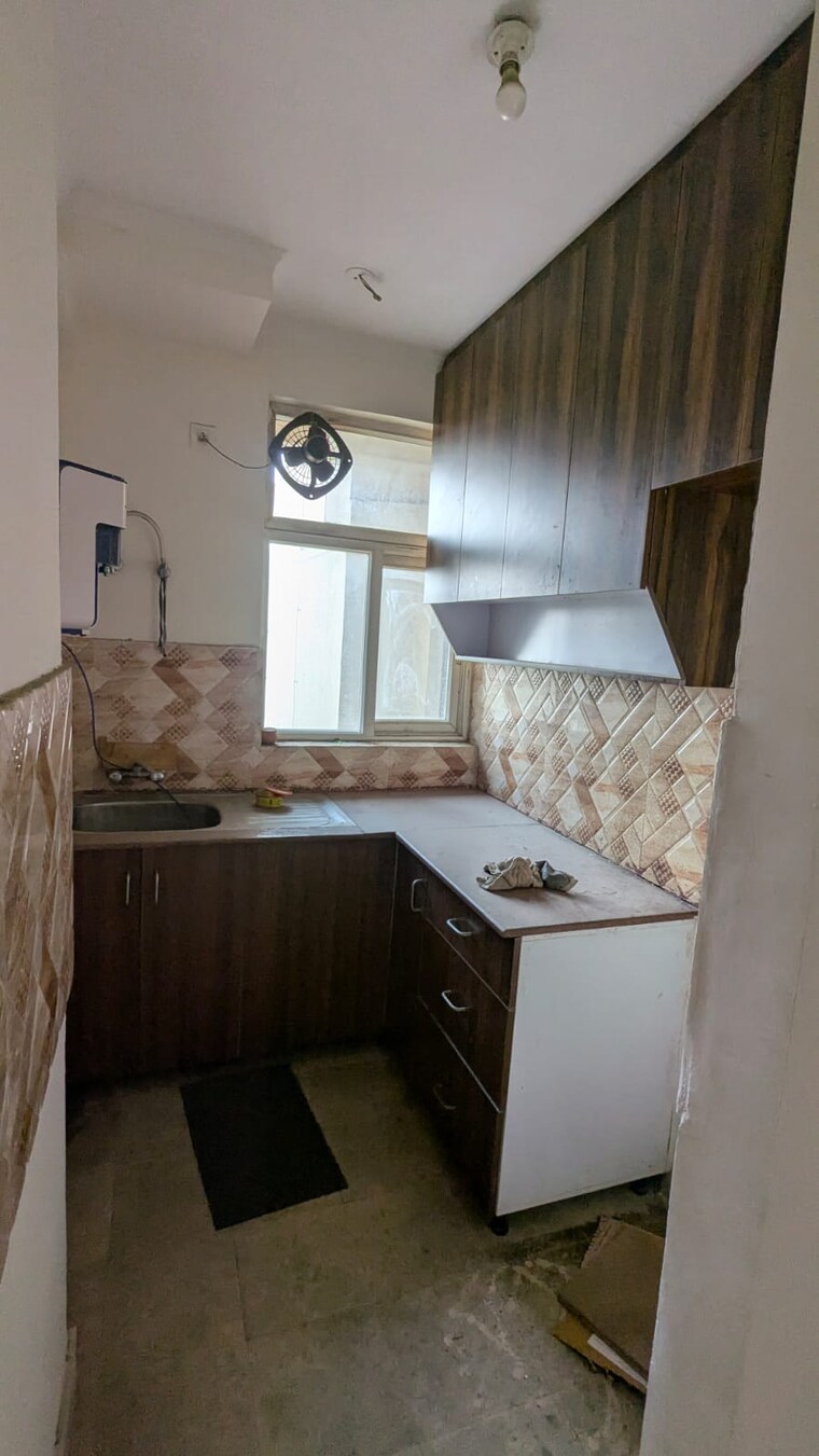 Kitchen, amrapali-leisure-park 3 Bedroom 1145 Sq.Ft. Apartment In Amrapali Leisure Valley Greater Noida 9543535