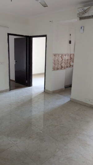 Room in 3 BHK Apartment at Amrapali Leisure Park, Amrapali Leisure Valley – for Rent