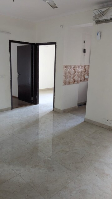 Room in 3 BHK Apartment at Amrapali Leisure Park, Amrapali Leisure Valley – for Rent