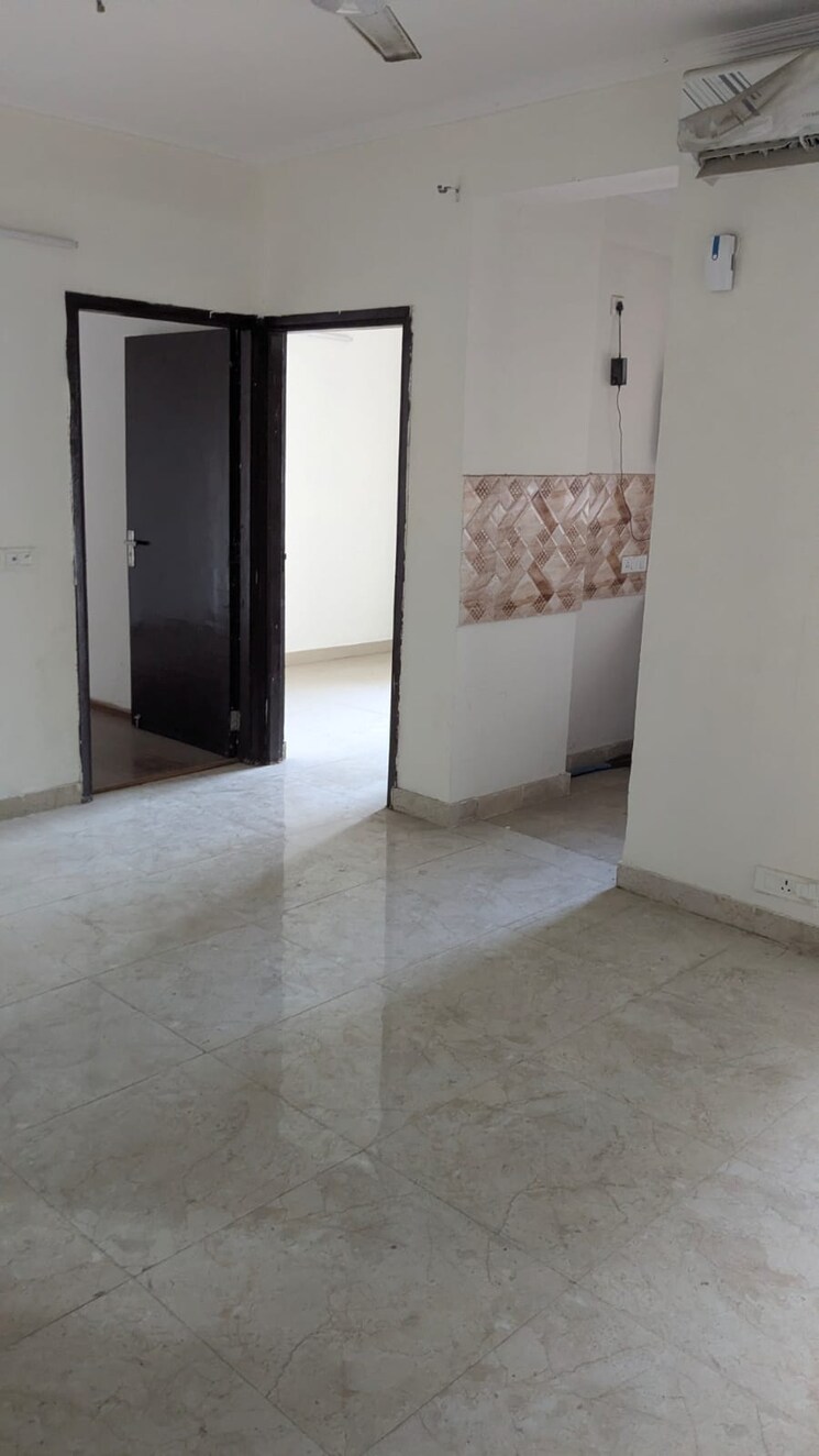 Room, amrapali-leisure-park 3 Bedroom 1145 Sq.Ft. Apartment In Amrapali Leisure Valley Greater Noida 9543535