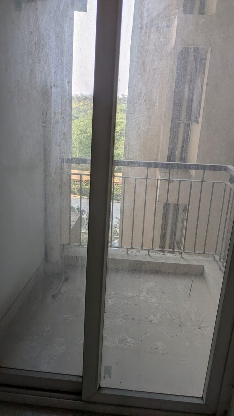 Balcony, amrapali-leisure-park 3 Bedroom 1145 Sq.Ft. Apartment In Amrapali Leisure Valley Greater Noida 9543535