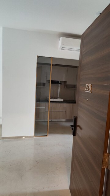 Room in 3 BHK Apartment at Smart World Orchard, Sector 61 – for Sale