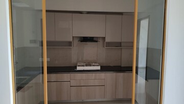 Furnished Amenities in 3 BHK Apartment at Smart World Orchard, Sector 61 – for Sale