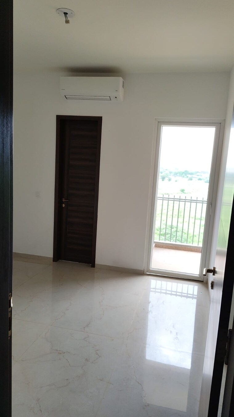 Room, smart-world-orchard 3 Bedroom 1630 Sq.Ft. Apartment In Sector 61 Gurgaon 9543538