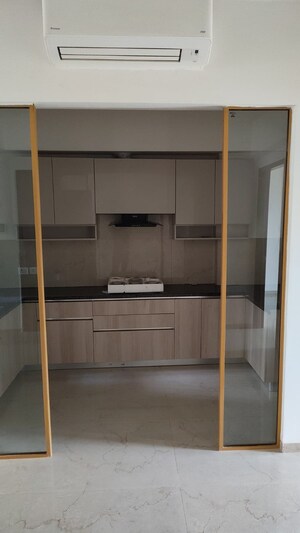 Bathroom in 3 BHK Apartment at Smart World Orchard, Sector 61 – for Sale