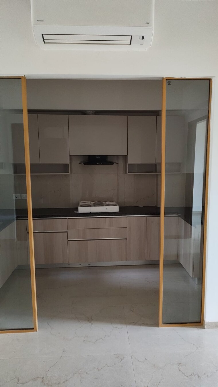 Bathroom, smart-world-orchard 3 Bedroom 1630 Sq.Ft. Apartment In Sector 61 Gurgaon 9543538