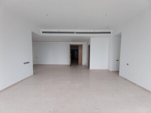 Room in 4 BHK Apartment at Rustomjee Crown, Prabhadevi – for Rent