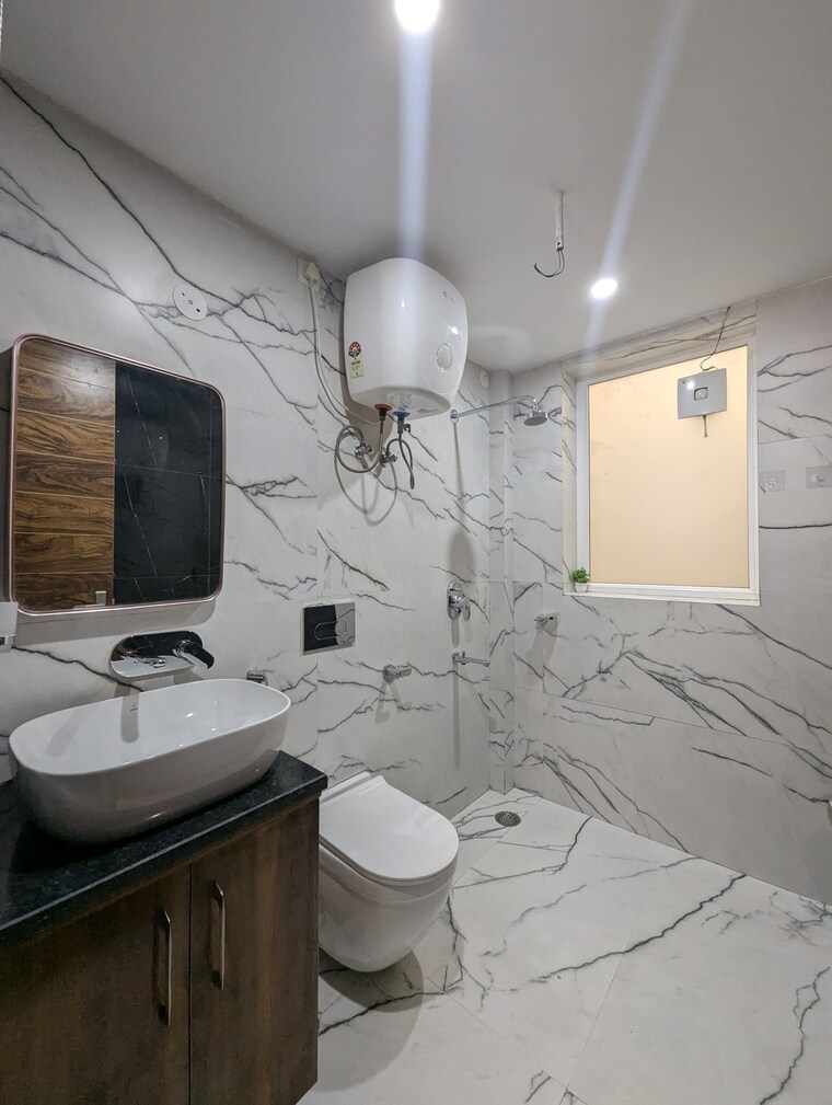 Bathroom, smart-world-orchard 3 Bedroom 1630 Sq.Ft. Apartment In Sector 61 Gurgaon 9543538