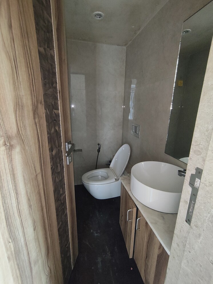 Bathroom, enpar-lotus-residency 3 Bedroom 1600 Sq.Ft. Apartment In Lower Parel Mumbai 9543586