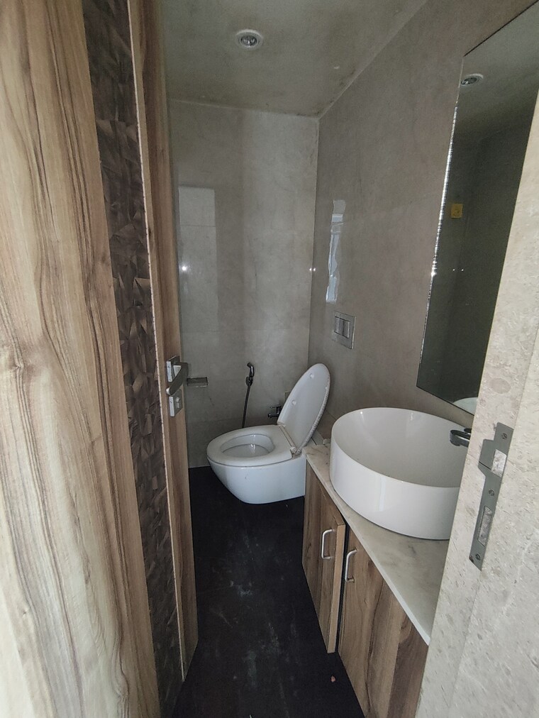 Bathroom, enpar-lotus-residency 3 Bedroom 1600 Sq.Ft. Apartment In Lower Parel Mumbai 9543586