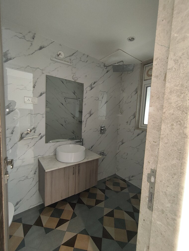 Bathroom, enpar-lotus-residency 3 Bedroom 1600 Sq.Ft. Apartment In Lower Parel Mumbai 9543586