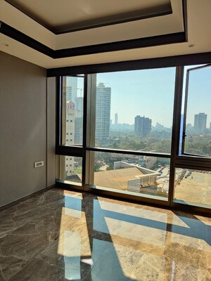 Room in 3 BHK Apartment at Lodha Trump Tower, Worli – for Rent