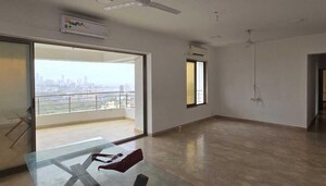 Room in 3 BHK Apartment at Lokhandwala Minerva Mahalaxmi, Mahalaxmi – for Rent