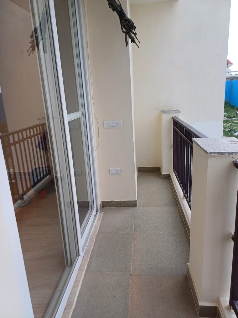 Balcony, puri-kohinoor 3 Bedroom 150 Sq.Yd. Apartment In Sector 89 Faridabad 9543600