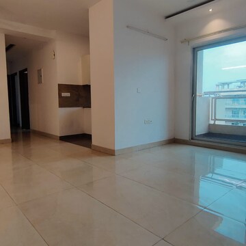 Room in 3 BHK Apartment at Elite Golf Green, Sector 79 – for Rent