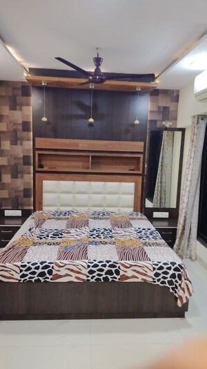 Bedroom in 2.5 BHK Apartment at Shree Darshan, Azad Nagar – for Rent