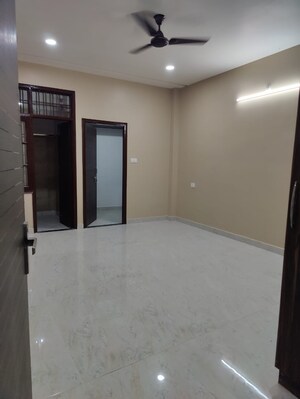 1 BHK Builder Floor For Rent in Jankipuram