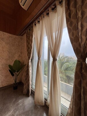 Bathroom in 3 BHK Apartment at Kabra Metro One, Andheri West – for Sale