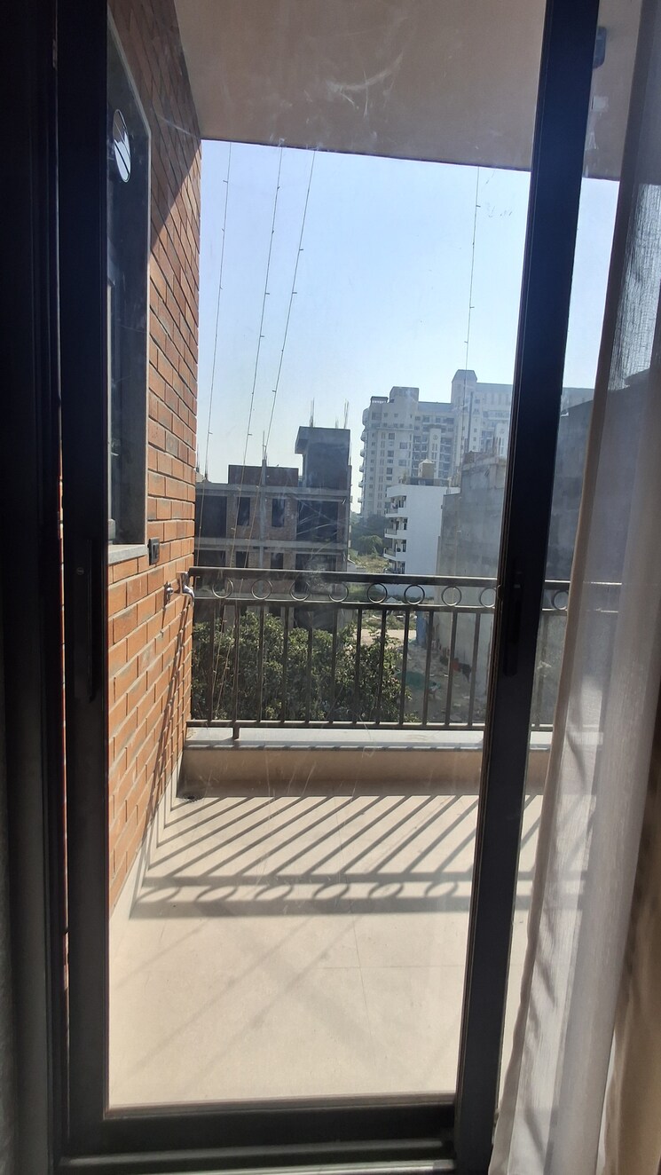 Balcony, sector 42 1 Bedroom 750 Sq.Ft. Builder Floor In Sector 42 Gurgaon 9543733