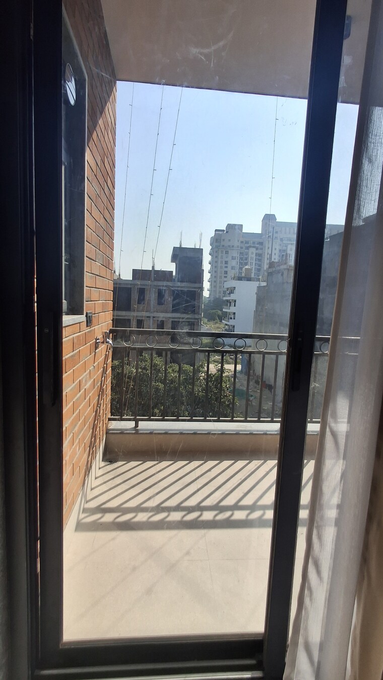Balcony, sector 42 1 Bedroom 750 Sq.Ft. Builder Floor In Sector 42 Gurgaon 9543733