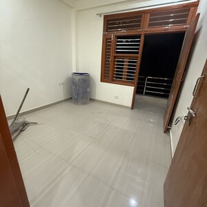 Room in 2 BHK Builder Floor at Palam Vihar – for Rent