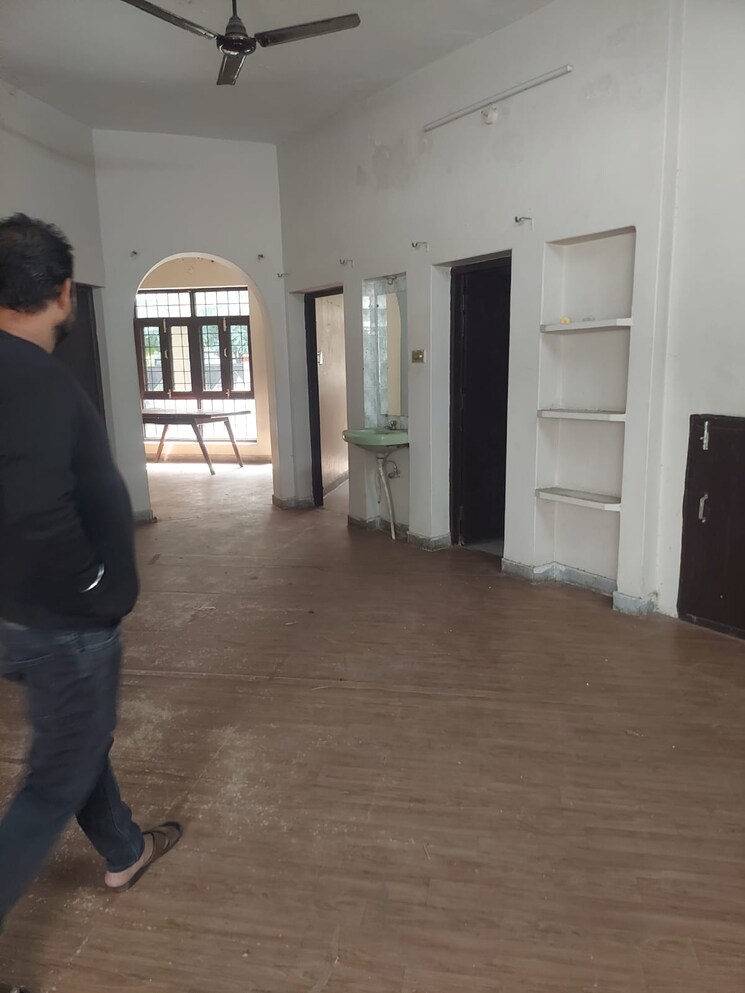  Parking, gomti nagar 2 Bedroom 2152 Sq.Ft. Villa In Gomti Nagar Lucknow 9543803