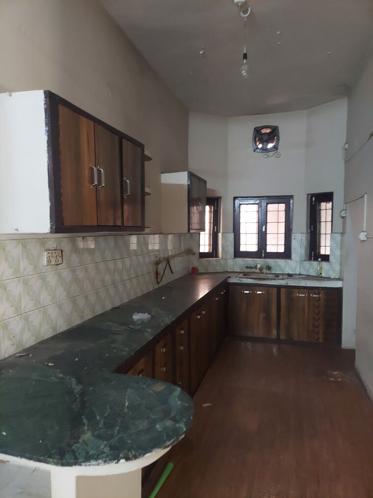 Kitchen, gomti nagar 2 Bedroom 2152 Sq.Ft. Villa In Gomti Nagar Lucknow 9543803