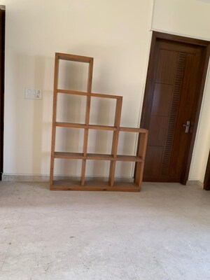 Room in 3 BHK Apartment at Sector 85 – for Rent