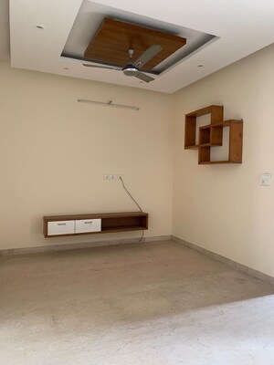 Room in 3 BHK Apartment at Sector 85 – for Rent