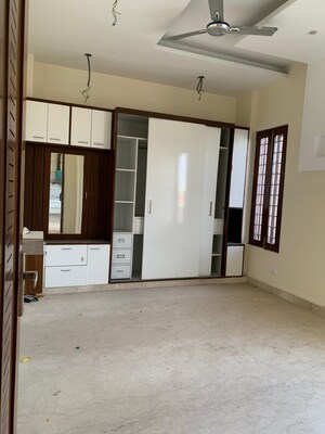 Room in 3 BHK Apartment at Sector 85 – for Rent