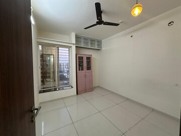 Room in 2 BHK Apartment at Vilas Javdekar Yashwin Encore, Wakad – for Rent