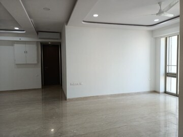 Room in 3 BHK Apartment at Lodha Kiara, Worli – for Rent