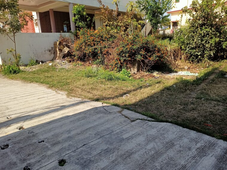 Garden, nehrugram  180 Sq.Yd. Plot In Nehrugram Dehradun 9543845