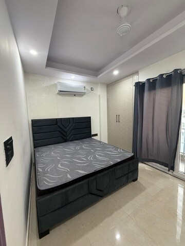Bedroom in 1 BHK Builder Floor at Sector 40 – for Rent
