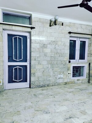 Room in 3 BHK Apartment at DDA Rosewood Apartments, Vasant Kunj – for Sale