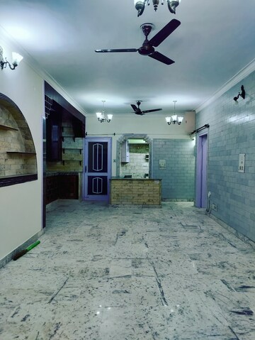 Building Lobby in 3 BHK Apartment at DDA Rosewood Apartments, Vasant Kunj – for Sale