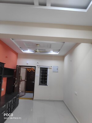 Room in 3 BHK Apartment at Banjara Hills – for Rent