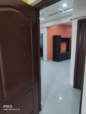 Room in 3 BHK Apartment at Banjara Hills – for Rent