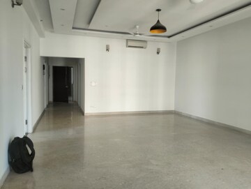 Room in 3 BHK Apartment at Emaar The Palm Drive-The Premier Terraces, Sector 66 – for Rent