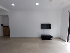 Room in 3 BHK Apartment at Lodha The Park, Worli – for Rent