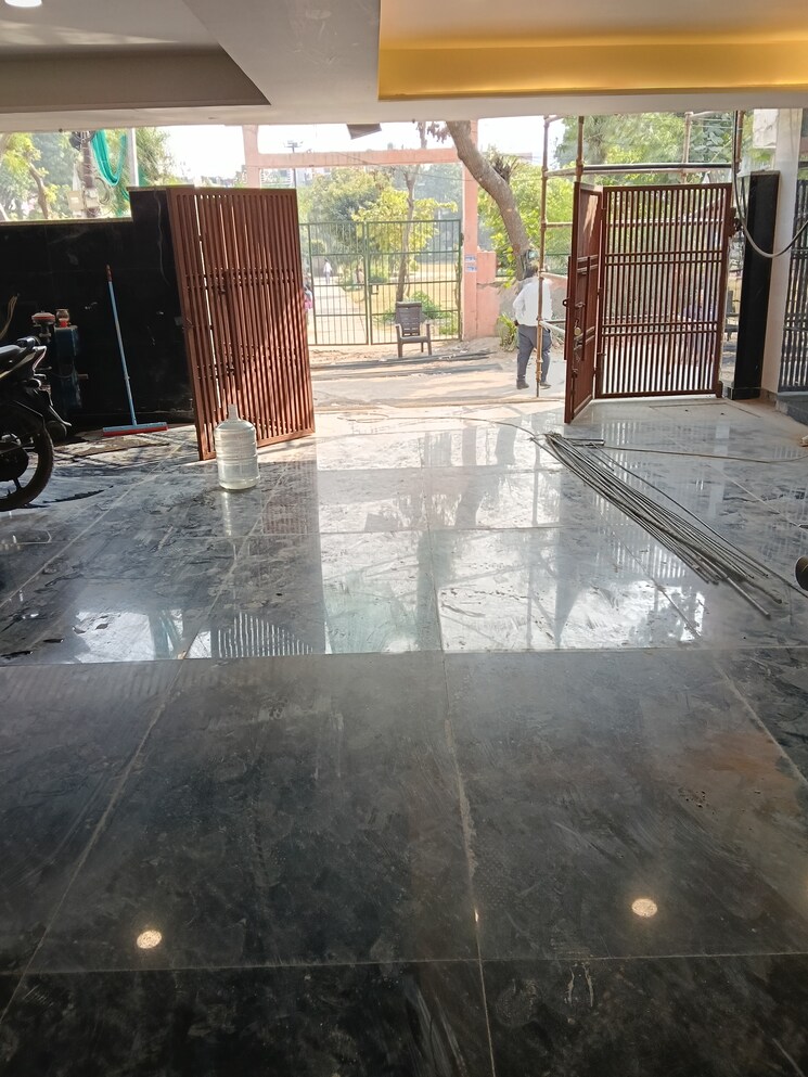 Balcony, lajpat nagar 4 Bedroom 200 Sq.Yd. Builder Floor In Lajpat Nagar Ghaziabad 9543984