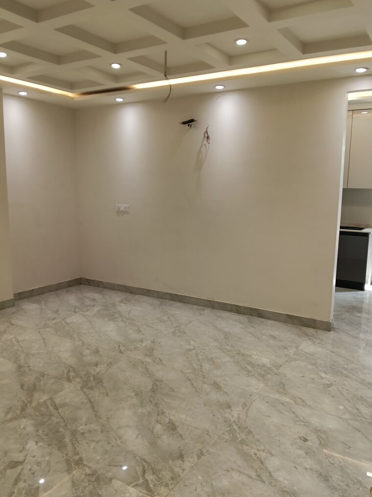 Room, lajpat nagar 4 Bedroom 200 Sq.Yd. Builder Floor In Lajpat Nagar Ghaziabad 9543984