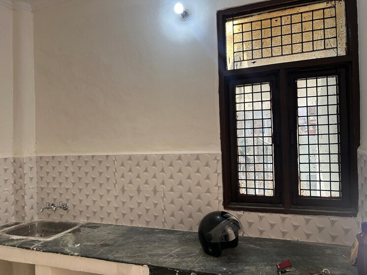 Room, alpha ii greater noida 2 Bedroom 1000 Sq.Ft. Independent House In Alpha Ii Greater Noida Greater Noida 9543982