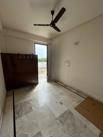 Room in 2 BHK Independent House at Alpha Ii Greater Noida – for Rent